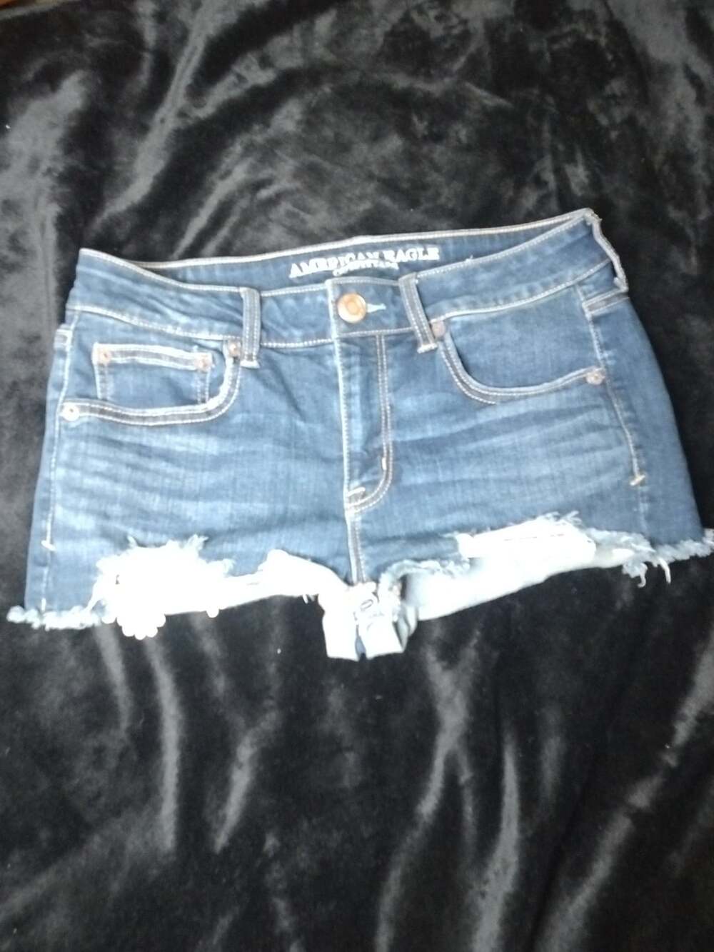 American Eagle Super Stretch Denim Jean Shorts with Lace Trim Hem size 8